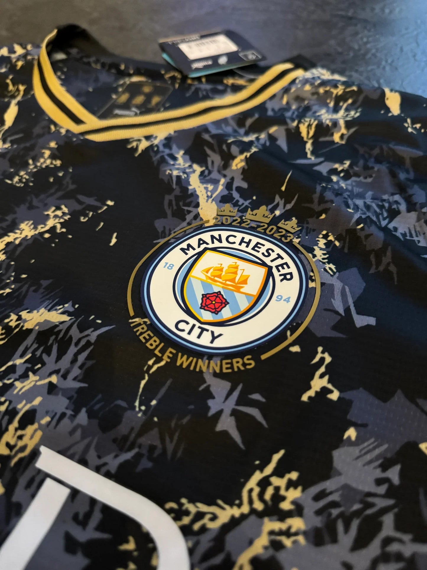 Manchester City - Maillot Édition Spéciale 23/24 - Noir et Or