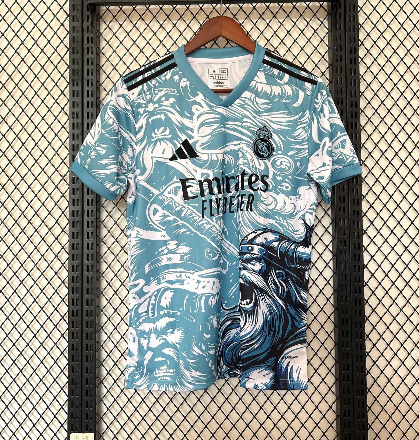 maillot-real-madrid-concept-2025-2026 - L