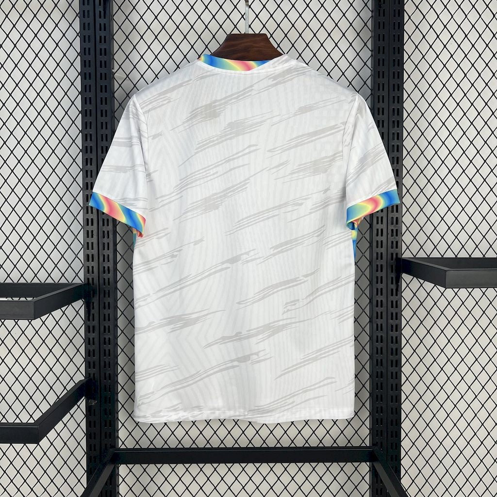 Barcelona White Chrome Kit